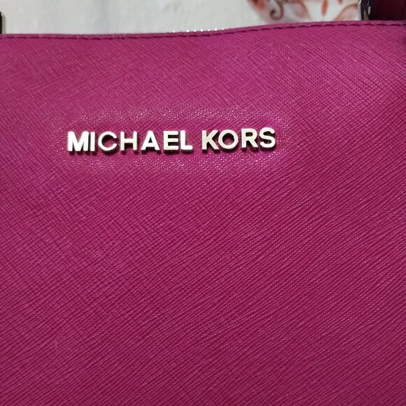 MIchael Kors - Charlotte Large Saffiano Leather Top-Zip Bag in Dragonfruit Pink - Picture 3 of 12